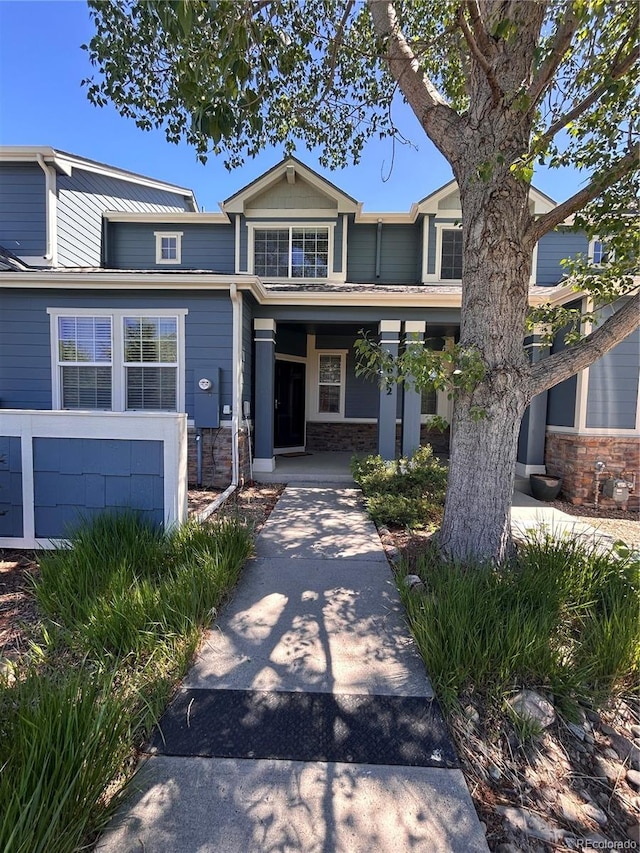 craftsman house featuring a porch