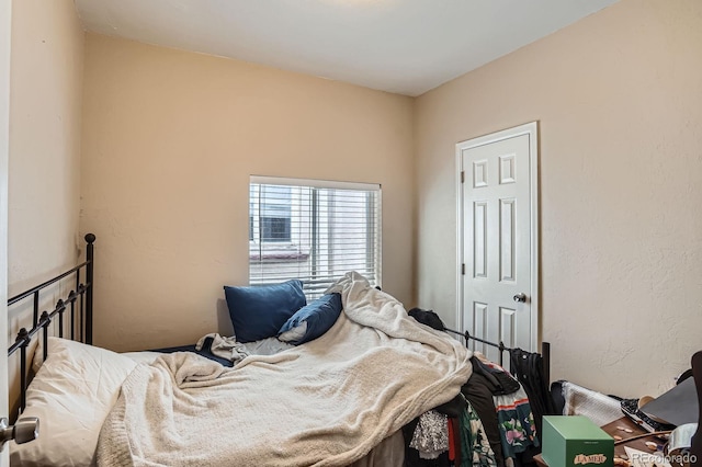 2838 Decatur St, Denver, CO 80211 - bedroom featuring a textured wall