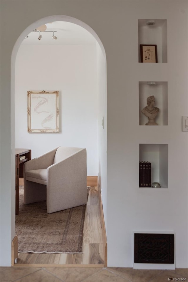 461 S Sherman St, Denver, CO 80209 - corridor with arched walkways and built in features