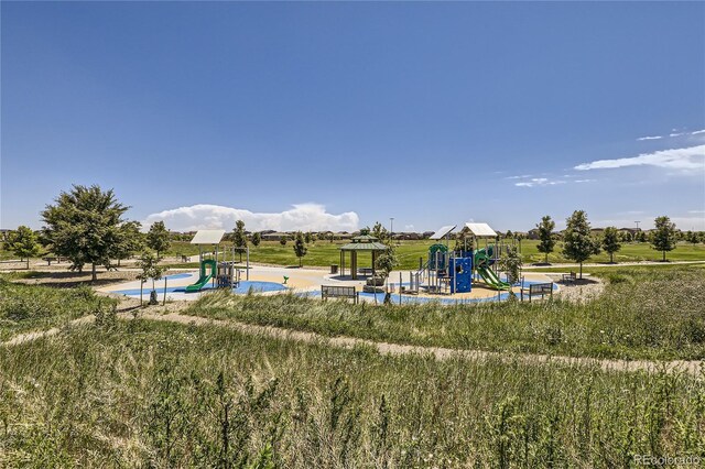 2138 S Haleyville Way, Aurora, CO 80018 - community playground featuring a gazebo