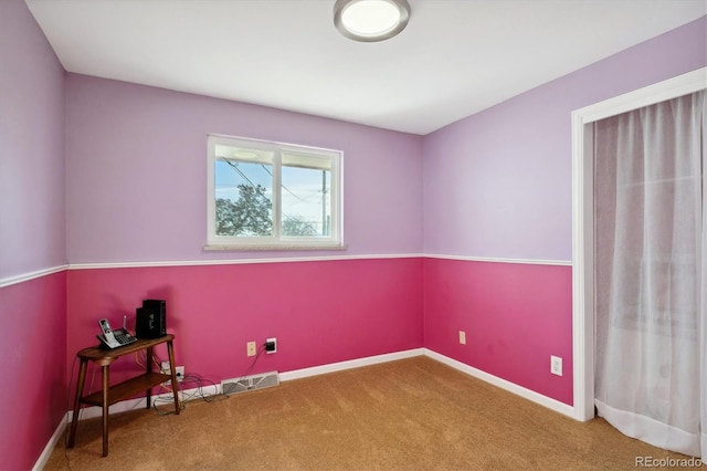 empty room featuring carpet