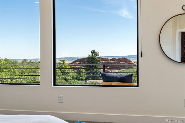 room details featuring a mountain view