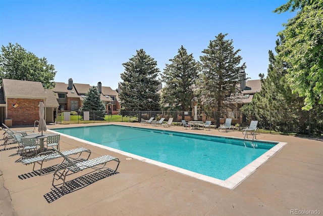 4246 S Granby St Unit B, Aurora, CO 80014 - community pool with a patio
