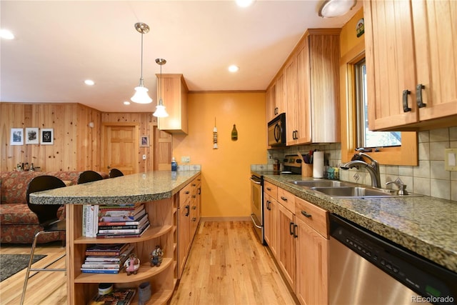 446 Blue River Rd, Breckenridge, CO 80424 - kitchen with stainless steel appliances, backsplash, light wood-style flooring, a peninsula, and open shelves
