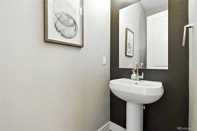 3431 W 16th Ave, Denver, CO 80204 - view of bathroom