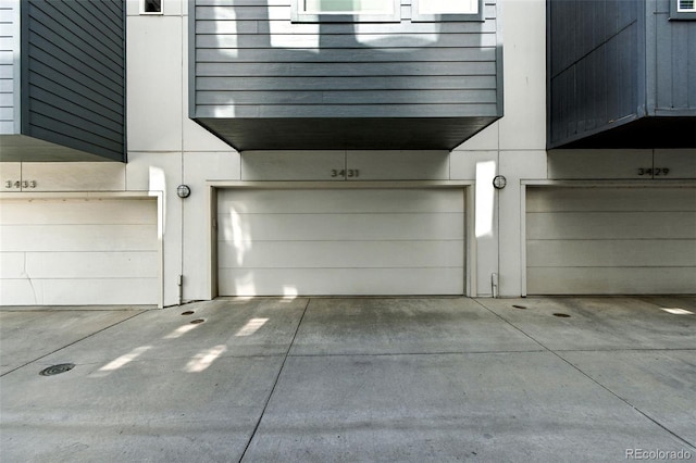 3431 W 16th Ave, Denver, CO 80204 - garage with driveway