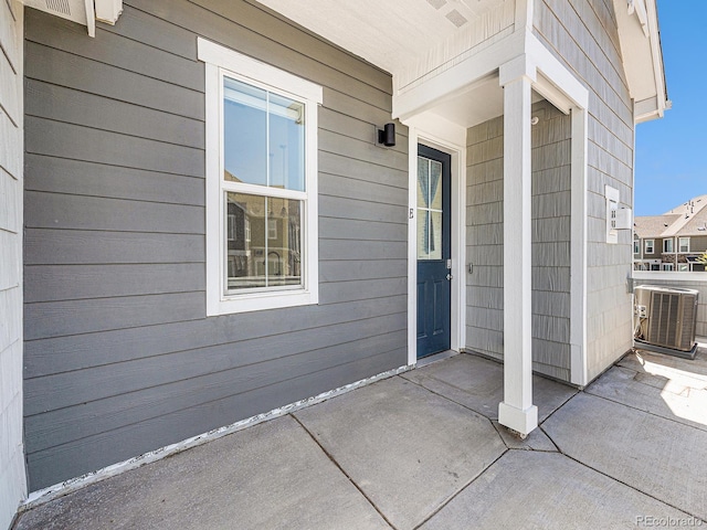 5755 S Buchanan Ct Unit E, Aurora, CO 80016 - entrance to property with a patio area
