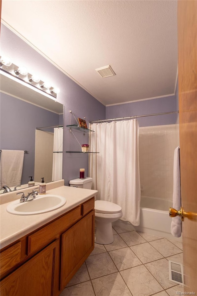 10218 Woodrose Ct, Highlands Ranch, CO 80129 - bathroom with vanity, toilet, shower / bath combo with shower curtain, and a textured ceiling