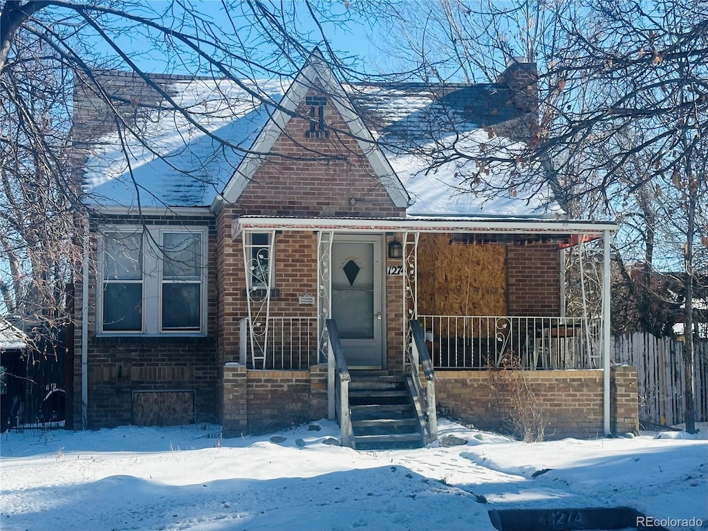 view of front of property featuring a porch