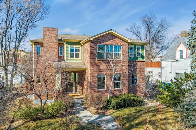 view of front of home with a front lawn