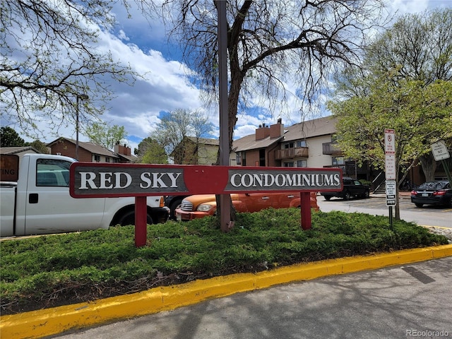 view of community / neighborhood sign