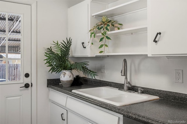 9300 W 53rd Ave, Arvada, CO 80002 - bar area with a sink