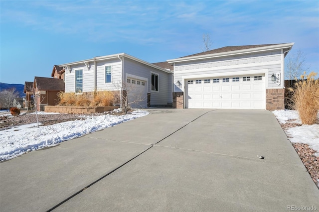 single story home featuring a garage