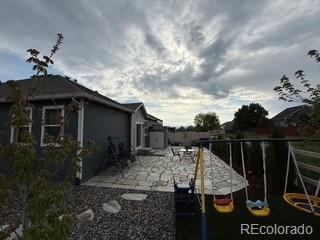 view of yard featuring a patio area