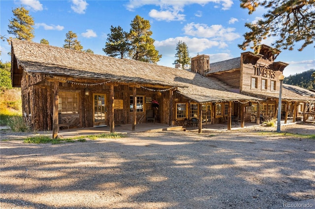 view of front of property