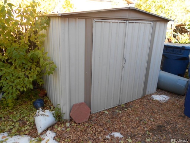 view of outbuilding