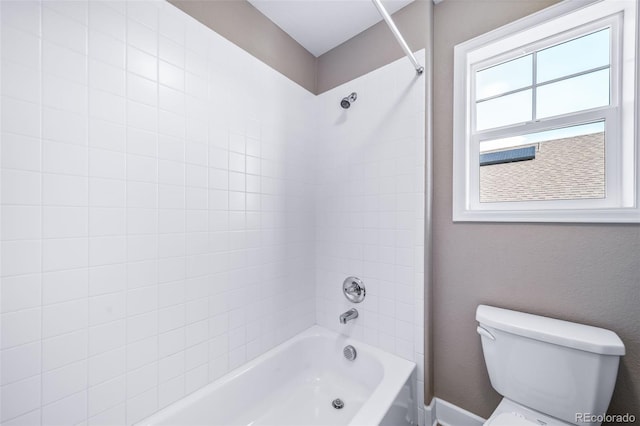 7720 S Queensburg Way, Aurora, CO 80016 - bathroom featuring toilet and shower / bathtub combination