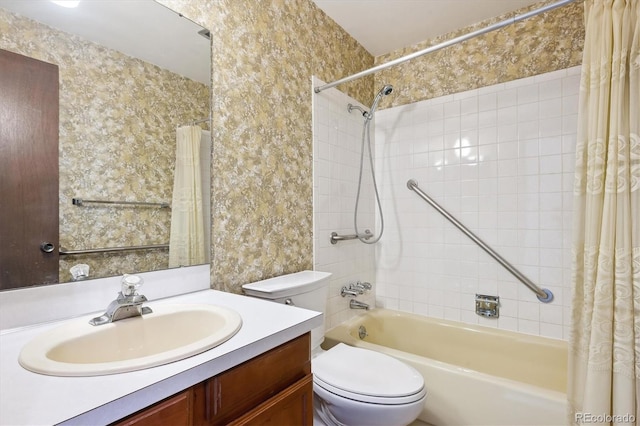 352 S Peoria Cir, Aurora, CO 80012 - bathroom with shower / tub combo and vanity