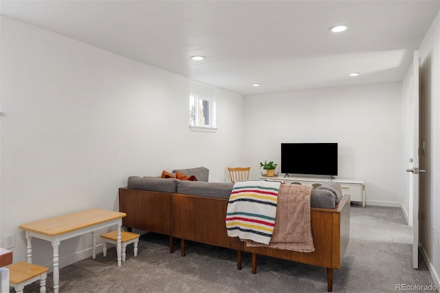 living area with baseboards, carpet flooring, and recessed lighting