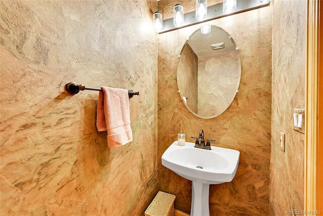 766 Chimney Creek Dr, Golden, CO 80401 - view of bathroom