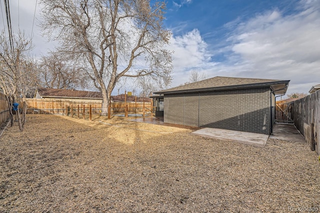 view of yard featuring a patio area