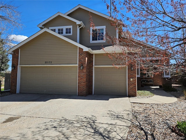 view of front property featuring a garage