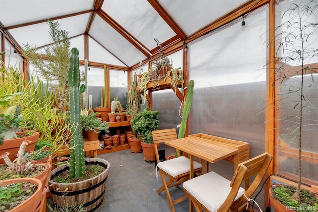 sunroom with vaulted ceiling