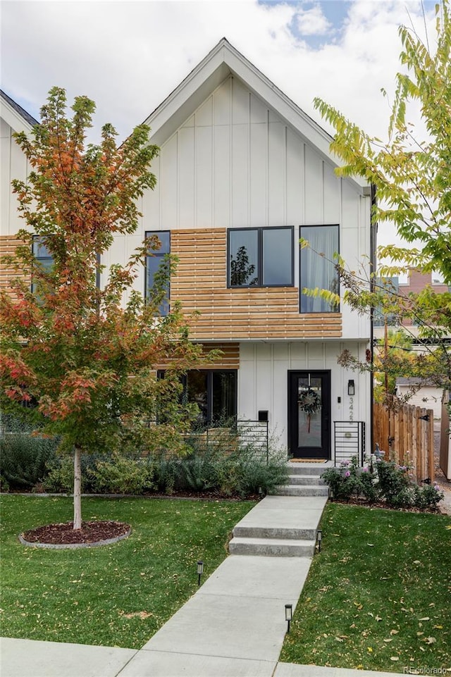 3422 S Grant St, Englewood, CO 80113 - contemporary house with board and batten siding