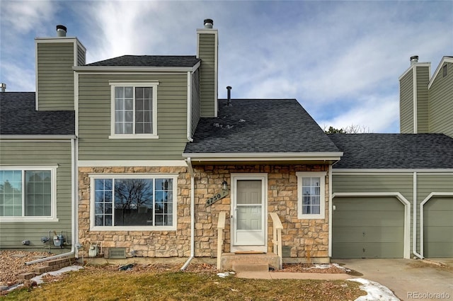 view of front facade featuring a garage