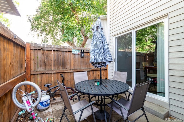1977 S Oakland Way, Aurora, CO 80014 - view of patio / terrace with outdoor dining space