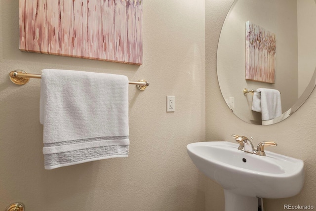 bathroom featuring sink