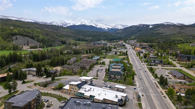 bird's eye view with a mountain view