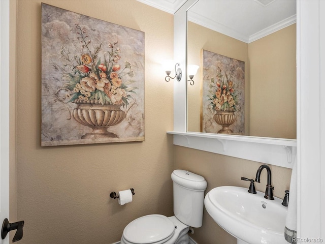 6266 W Prentice Ave, Littleton, CO 80123 - half bath featuring a sink, crown molding, and toilet