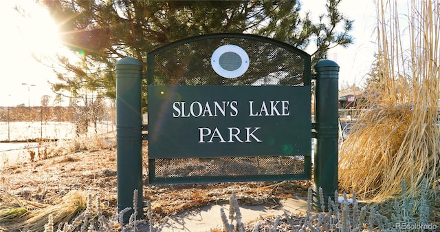 view of community / neighborhood sign