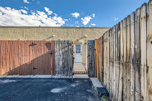 3081 W 18th Ave, Denver, CO 80204 - view of gate