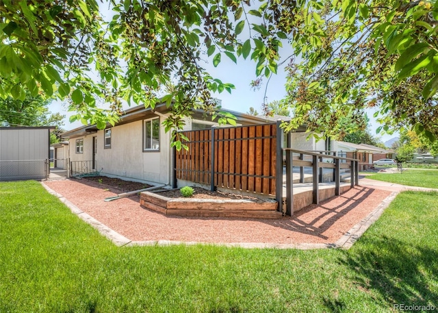 735 Valley Rd, Colorado Springs, CO 80904 - view of yard with a gate