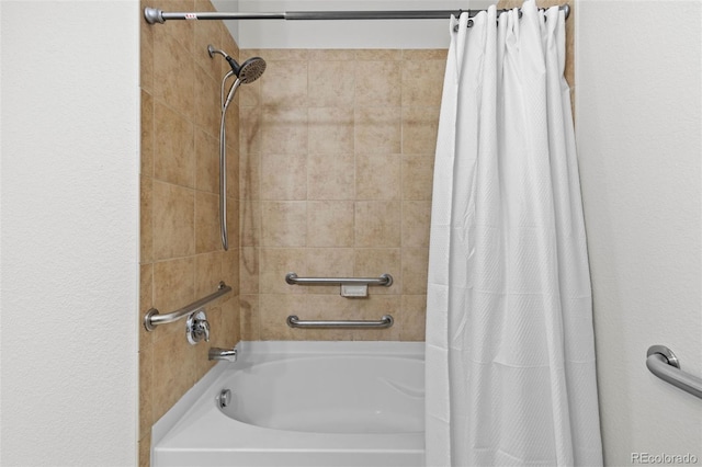 full bath with shower / tub combo