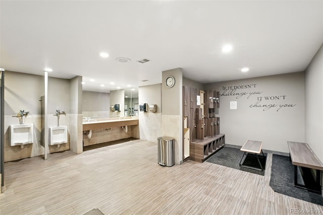 2960 Shadow Creek Dr Unit 201, Boulder, CO 80303 - building lobby with recessed lighting