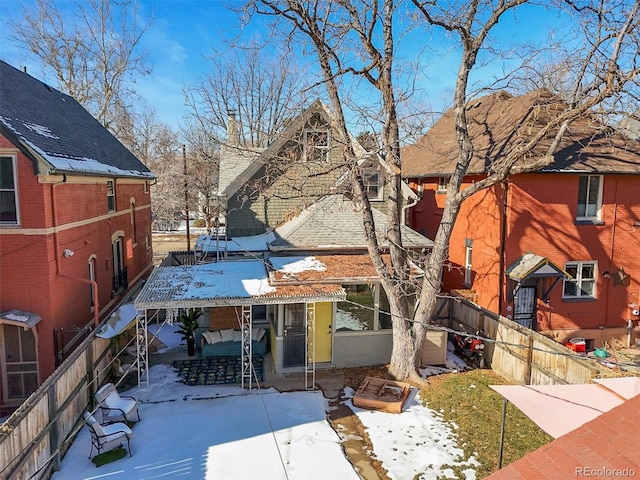 view of front of property