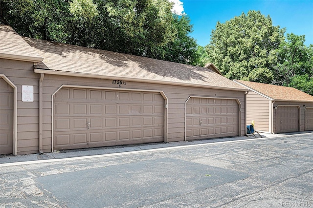 1756 S Quintero Way, Aurora, CO 80017 - view of garage