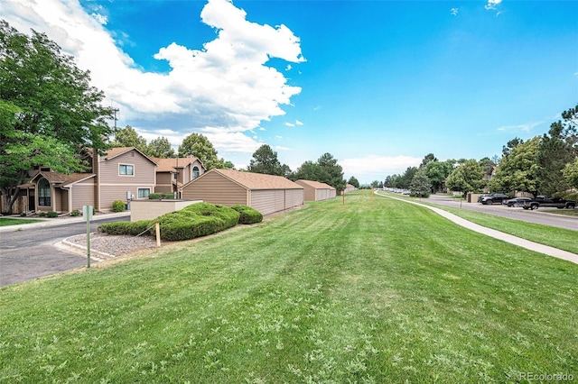 1756 S Quintero Way, Aurora, CO 80017 - view of grassy yard with a residential view