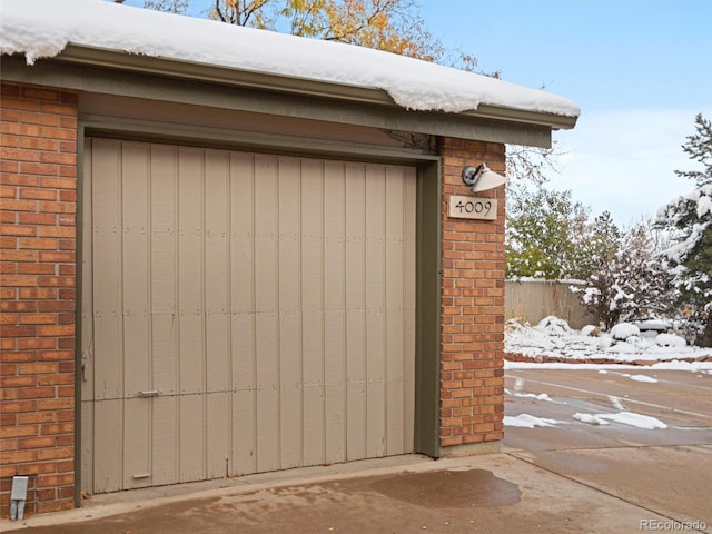 4009 Wonderland Hill Ave, Boulder, CO 80304 - view of snow covered garage