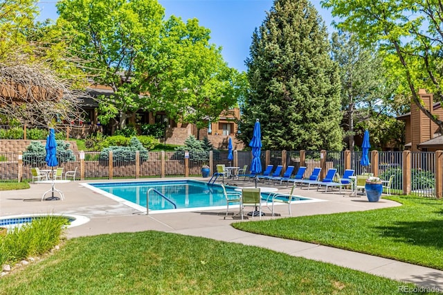9400 E Iliff Ave Unit 88, Denver, CO 80231 - community pool with a patio