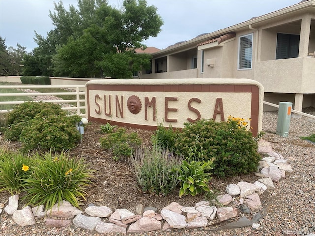 view of community / neighborhood sign