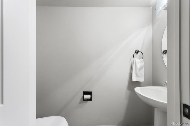 2211 S Moline Ct, Aurora, CO 80014 - bathroom featuring toilet
