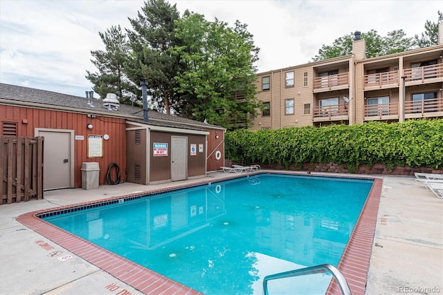 3141 S Tamarac Dr Unit 206E, Denver, CO 80231 - view of community pool