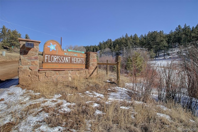 view of community / neighborhood sign