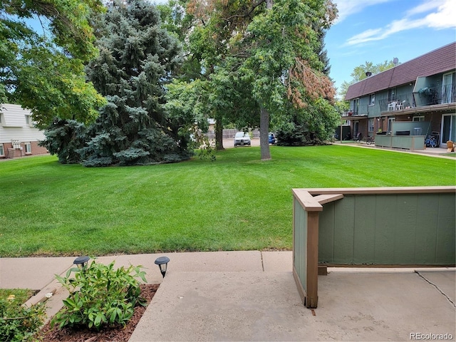 Listing photo 3 for 8870 W Jewell Ave Unit 14, Lakewood CO 80232