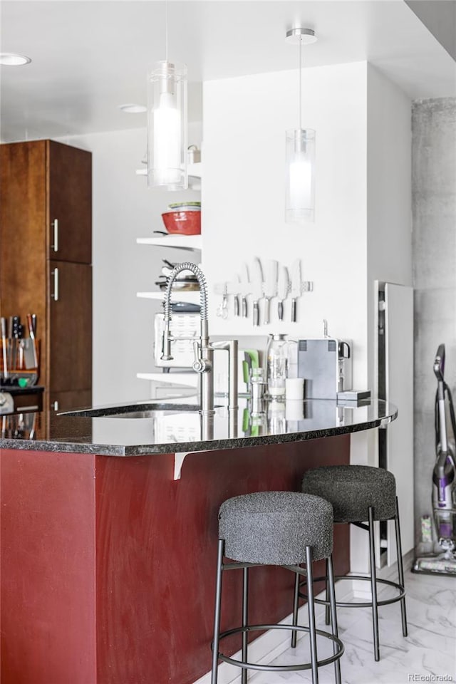 891 14th St Unit 2816, Denver, CO 80202 - indoor bar featuring light marble finish flooring and pendant lighting