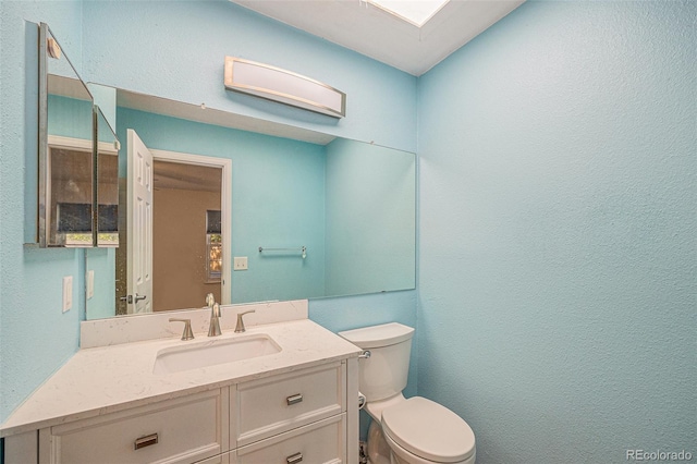 7834 S Windermere Cir, Littleton, CO 80120 - half bath featuring toilet and vanity